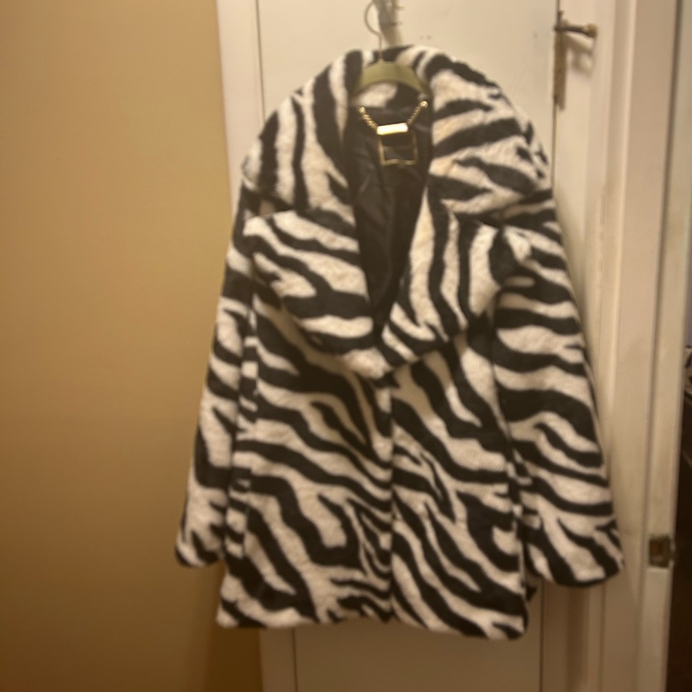 Black and white faux fur jacket., size 1x